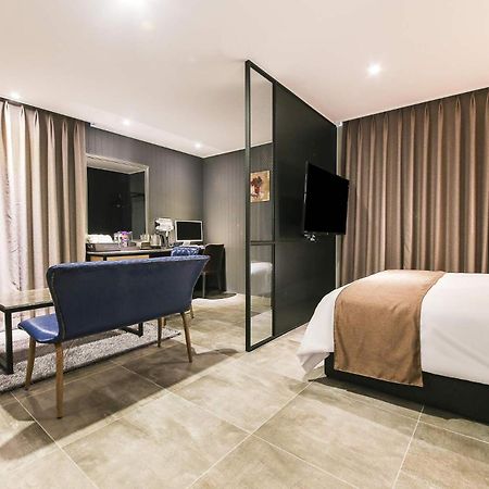 Docking Hotel Gimpo Δωμάτιο φωτογραφία